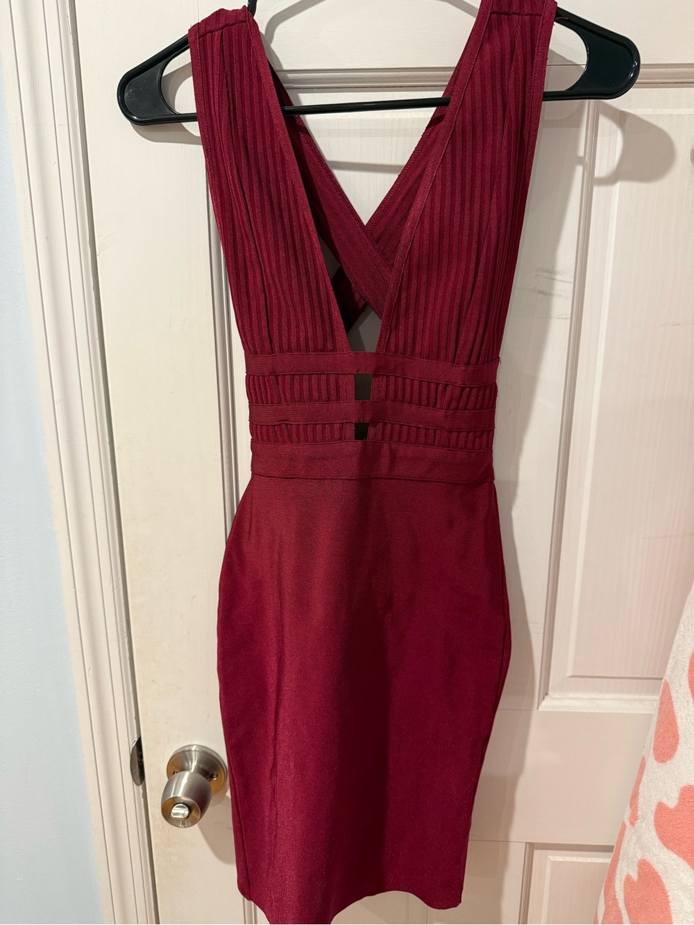 Backless Burgundy Sleeveless Bodycon Dress with Cutout Waist